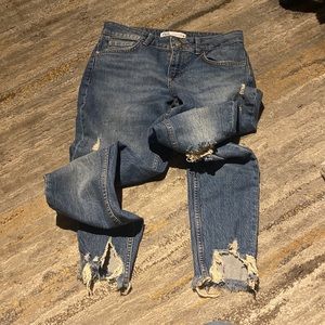 ZARA RIPPED JEANS
